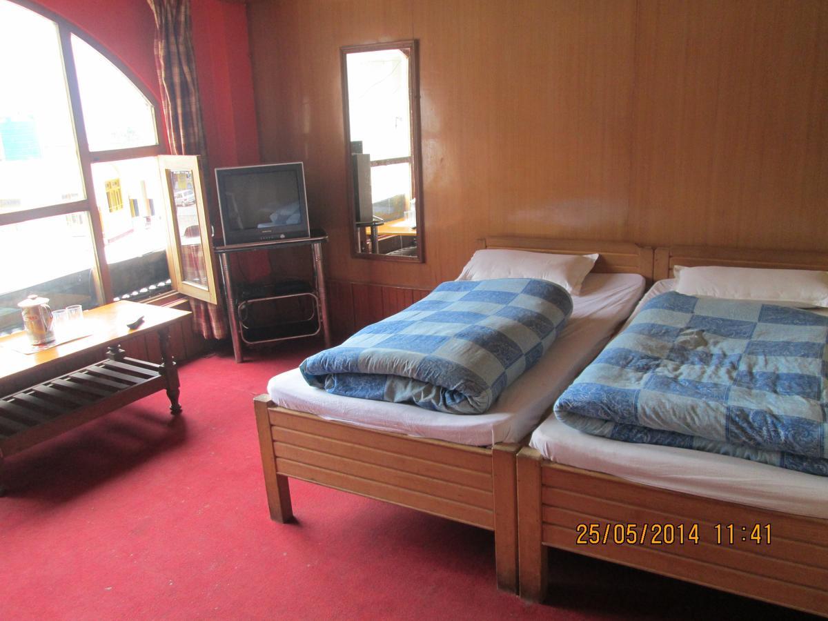 Pandey Lodge Buin Esterno foto